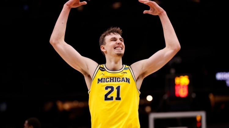 有两名队友 有两名队友