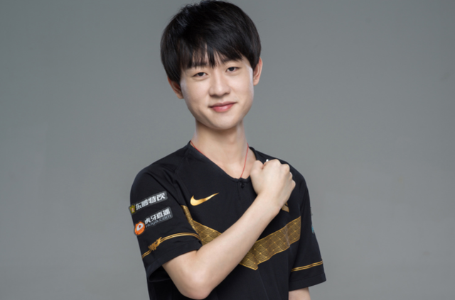 部分年轻球 部分年轻球