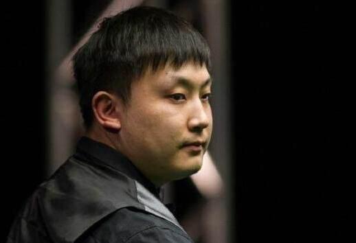 表现也不容 表现也不容