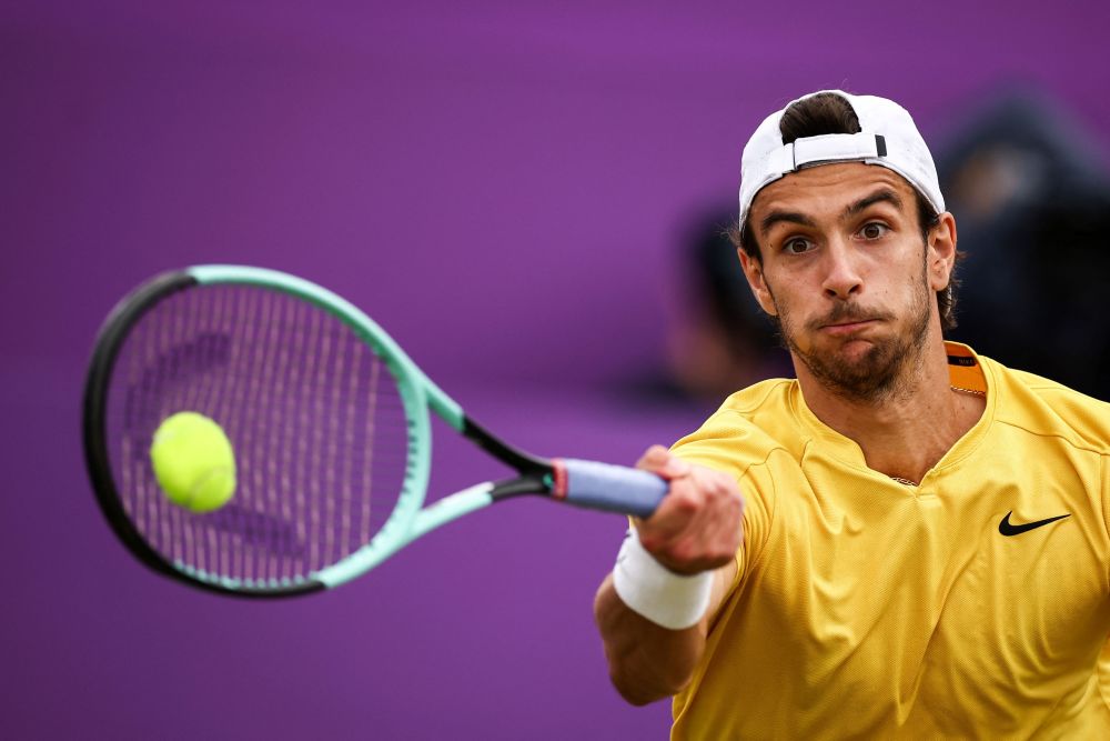 发生激烈接 发生激烈接